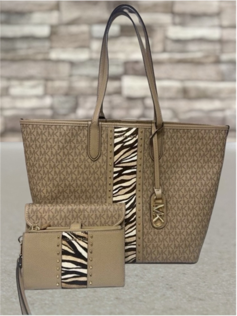 Michael Kors Eliza XL Safari Tote+Matching Wallet Calf Hair Center Stripe Camel
